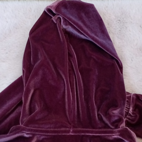 Victoria's Secret pullover - Picture 6 of 6